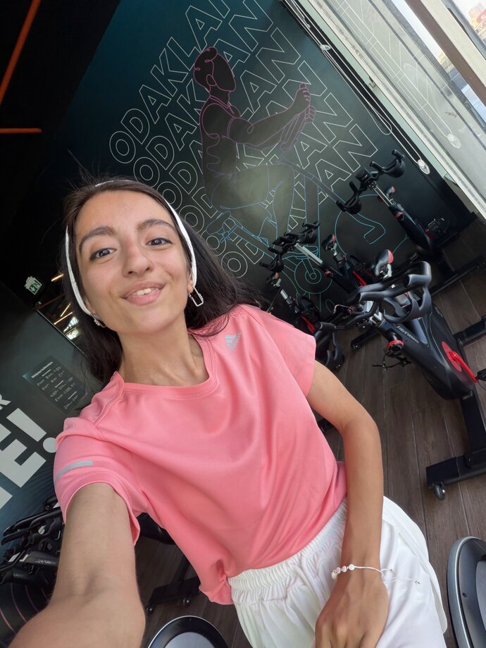 Sizce iyi mi yüz şeklim fazla zayıf mıyım?