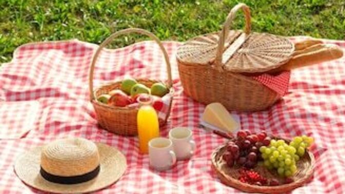 Sevgilinizle piknik yapacak olsanız piknik sepetinizde neler olurdu?
