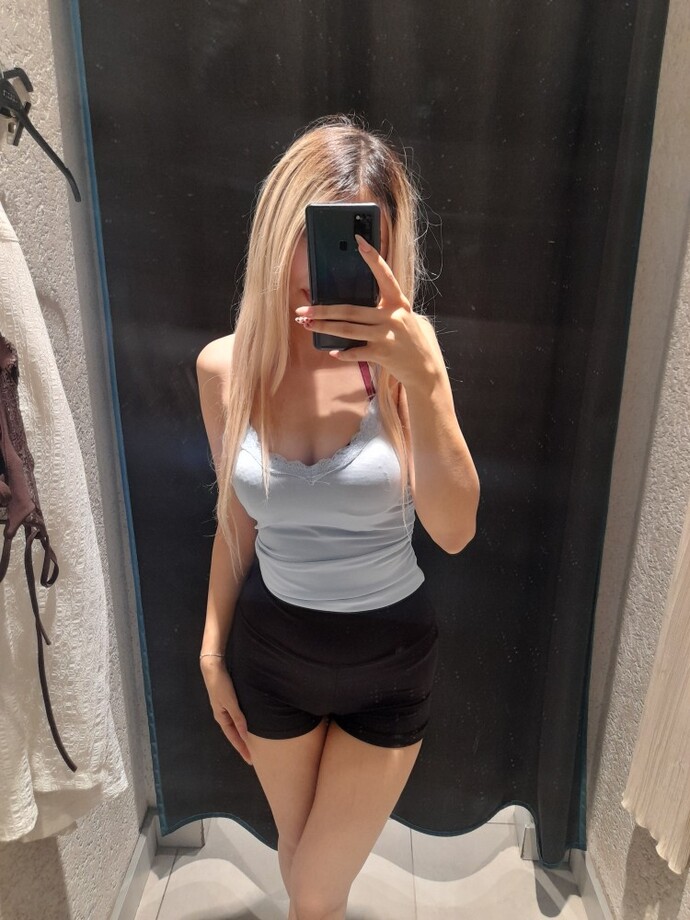 Üzerimdeki kombin saçma mı duruyor, akşam dışarı çıkarken giyilir mi?