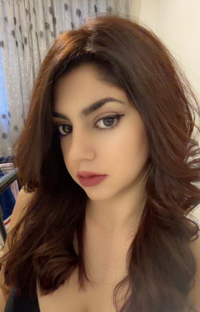 Sizce bana daha cok kizarak mi yakisir yoksa siyah mi benim rengim?