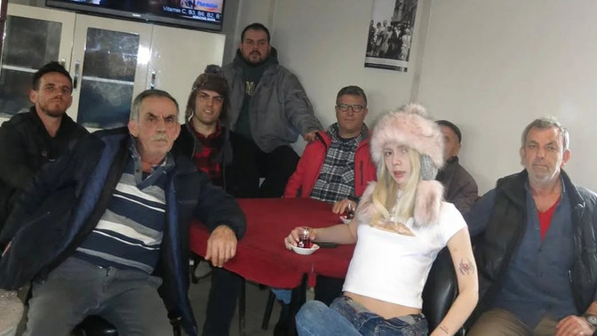 Yaş ve kültür fark etmeksizin insanlarla anlaşabiliyor musun?