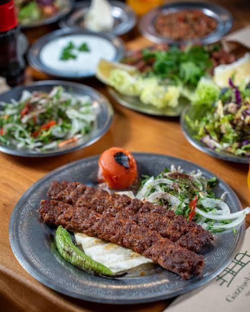 Kıyma kebabı sever misin?