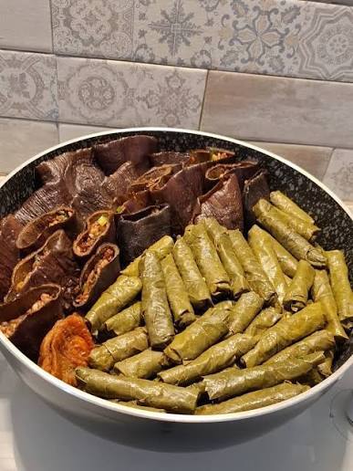 Yaprak sarma mı patlıcan dolması mı hangisini seversin?
