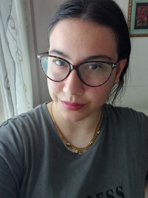 Leoparlı cat eyes gozlugumden sıkıldım. Yuzume hangı gozluk yakısır sızce?