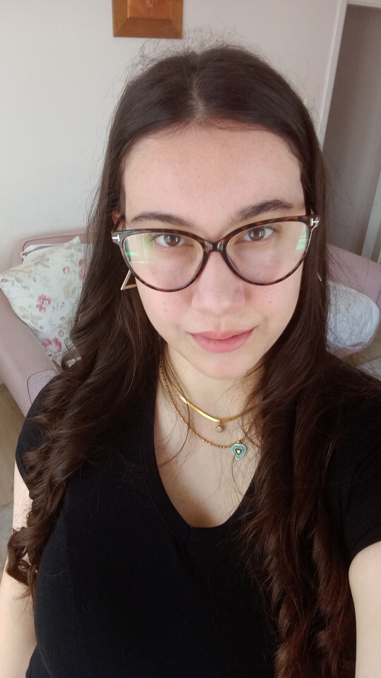 Leoparlı cat eyes gozlugumden sıkıldım. Yuzume hangı gozluk yakısır sızce?