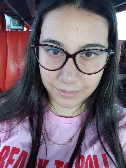 Leoparlı cat eyes gozlugumden sıkıldım. Yuzume hangı gozluk yakısır sızce?