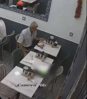 Hesap ödememek için yemeğine kıl koydu. Sizce tüm tabağı bitirmeye yakın haber vermek mi daha inandırıcı olur yoksa yarımken mi 🤭?