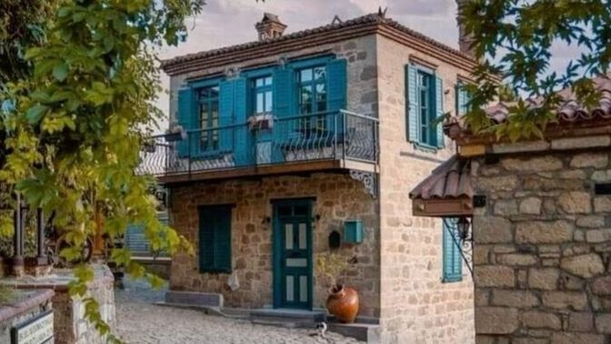 Herşeyi herkesi ardınızda bırakıp bilmediğiniz bir şehirde ya da köyde ev alıp yaşar mıydınız?