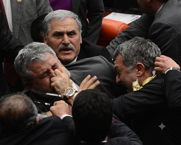 Hiç saç baş yolmalı bir döğüşe katıldın mı?