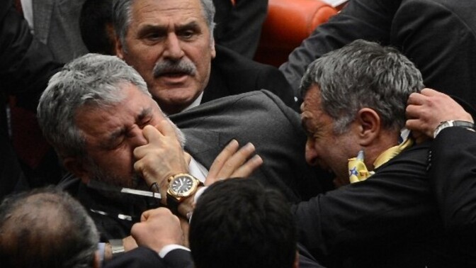 Hiç saç baş yolmalı bir döğüşe katıldın mı?