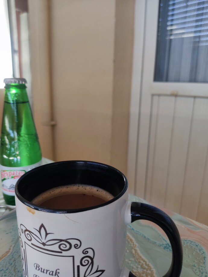 Günaydın, sabah sabah kim bol sevgiyle ve ilgiyle uyandırılmadı?