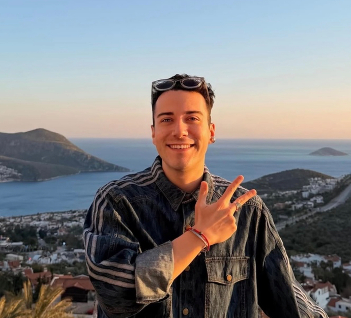 Enes Batur’u Z kuşağının ‘Dijital Abisi’ olarak görüyor musunuz?