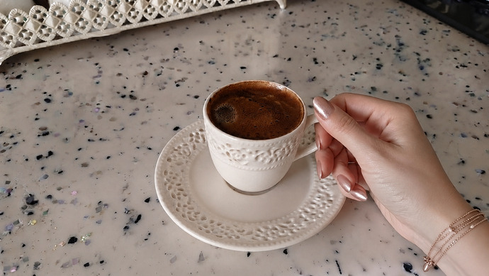 Size kahvemden ikram eder miydim, söyleyeyim mi?