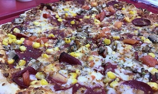 Seninle pizza yer miyim söyleyim mi?