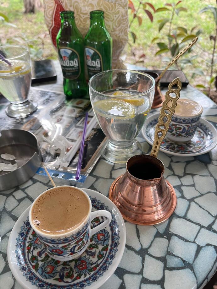 Türk kahvesini nasıl içersiniz sade/şekerli/orta?