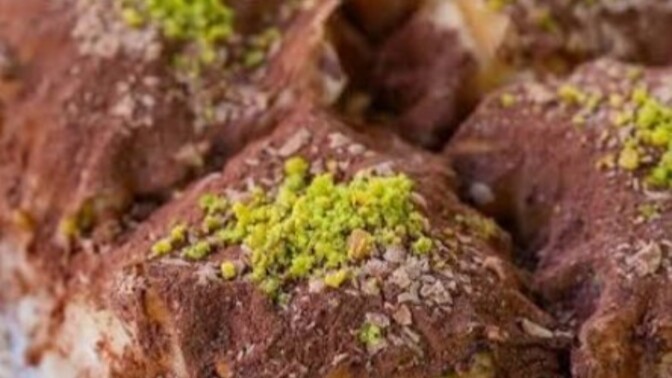 Soğuk baklava sevenler burada mı? 😋 Buradaysanız yoruma yazar mısınız? Antep fıstıklı mı, fındıklı mı tercih edersiniz?