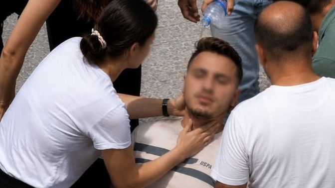 İlk kez buluşmaya gittiğiniz flörtünüz sizi görünce heyecandan bayılsa ne yapardınız?