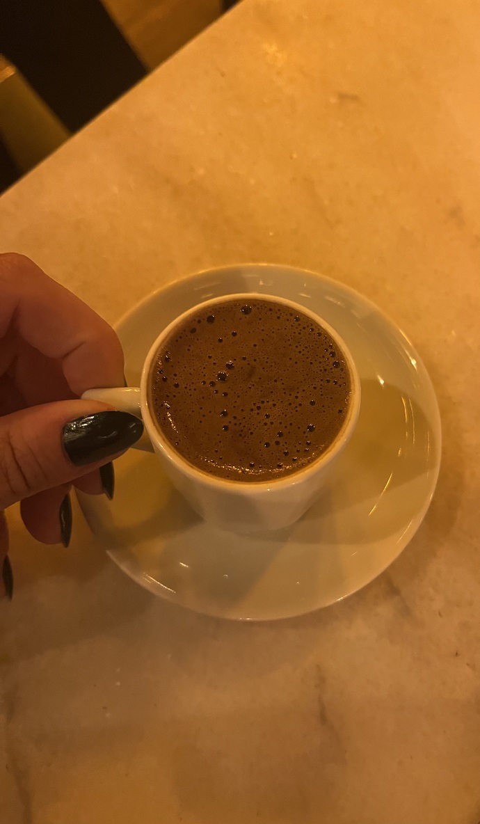 Akşam kahveleri içildi mi?