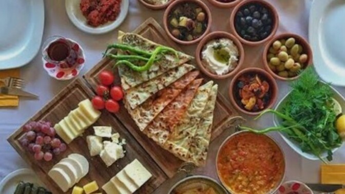 Güne şöyle güzel bir kahvaltı masası ile uyanmak kimler ister?