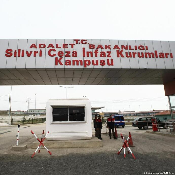Şeriatçı biriyle evlenir miydiniz?