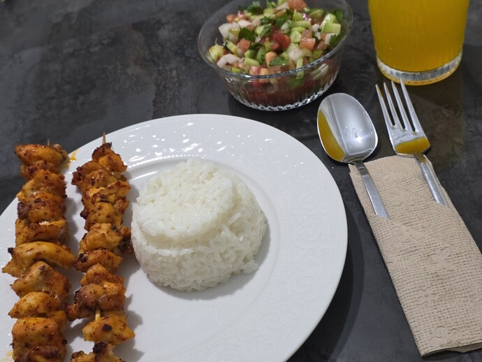 Tavuk şişin yanına pirinç mi gider bulgur mu?