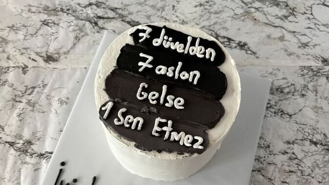 Bugünnn beşiktaş7834 beyefendinin doğum günüüü hep beraber kutlayalım mı?