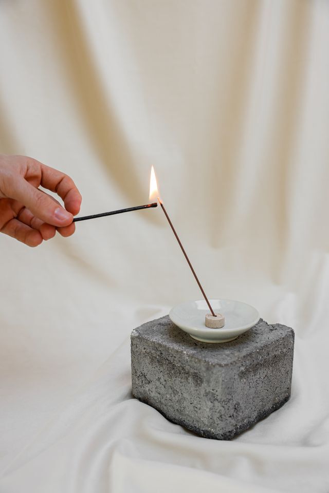 Evinizde düzenli olarak tütsü çubuğu yakıyor musunuz, hangi kokuları seviyorsunuz?