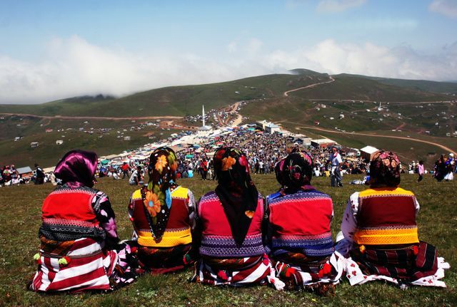 Türkiyede yazın yapılan yayla festivalleri hakkında ne düşünüyorsunuz, sizin ilde de var mı?
