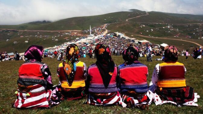 Türkiye'de yazın yapılan yayla festivalleri hakkında ne düşünüyorsunuz, sizin ilde de var mı?