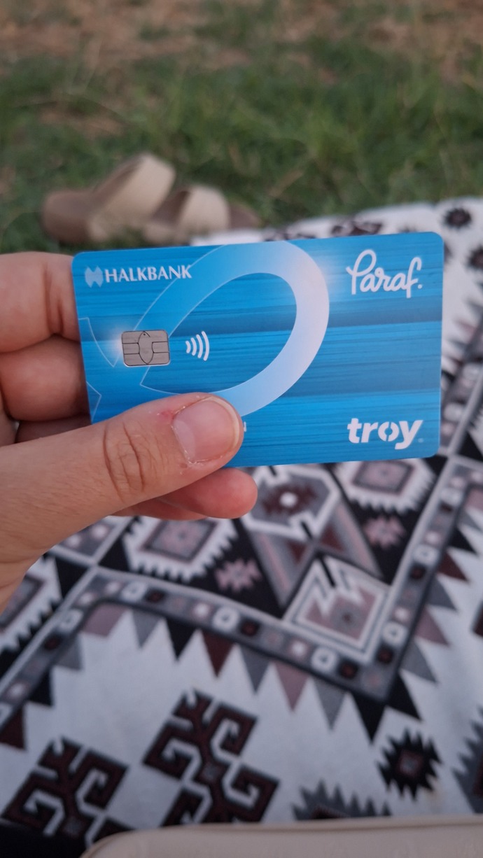 Yolda banka kartı bulsanız ne yaparsınız?