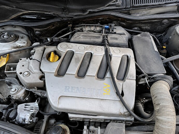 Araba da 8 Valf mi 16 valf atmosferik benzinli motor mu daha iyi sizce hangisi tercihiniz?