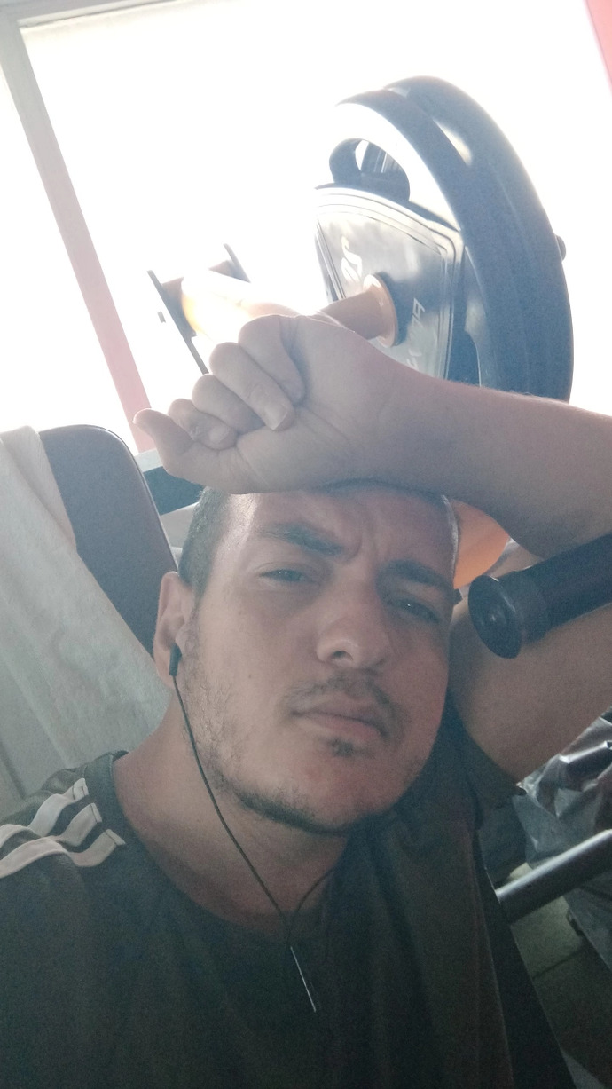 Bu arkadaşı gerçekten çok mu çirkin buluyorsunuz, hiç mi gideri yok?