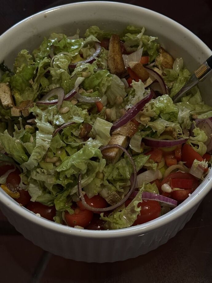 Salata sever misiniz?