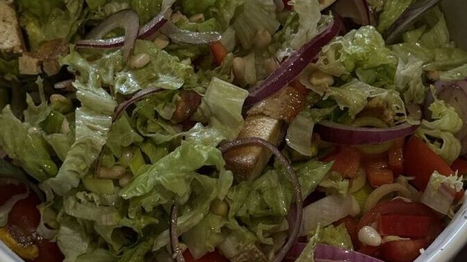 Salata sever misiniz?