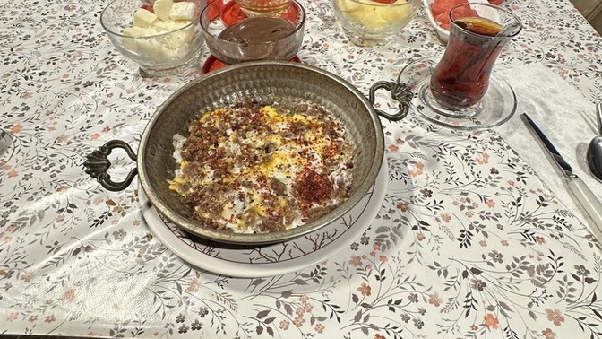 Kahvaltıda kavurmalı yumurta sever misiniz, sizce en iyi nasıl yapılır?