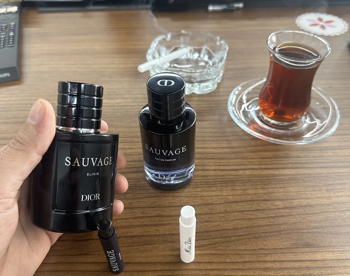 Sauvage Elixir mi Sauvage EDP mi daha kalıcı ve dikkat çeken koku?