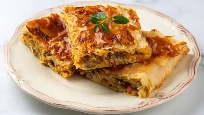Kıymalı böreğin yanına en çok hangi içecek yakışır?