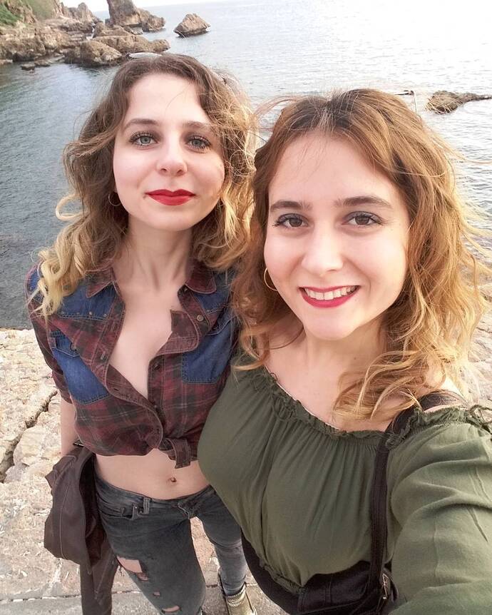 Bizi güzel kombinlerle ilgi odağı yapabilecek yapay zeka ustaları nerede ?