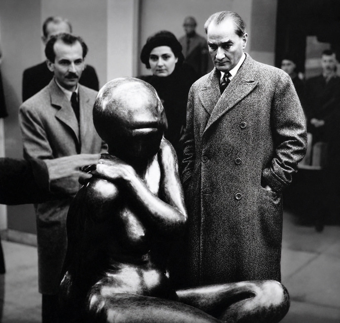 Atatürk’ün Sanatsız kalan bir milletin hayat damarlarından biri kopmuş demektir sözü sizin için ne ifade ediyor?