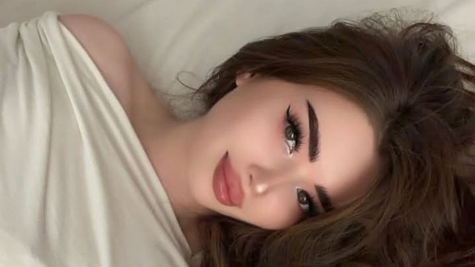 Fotoğraflarda güzel çıkar mısınız?