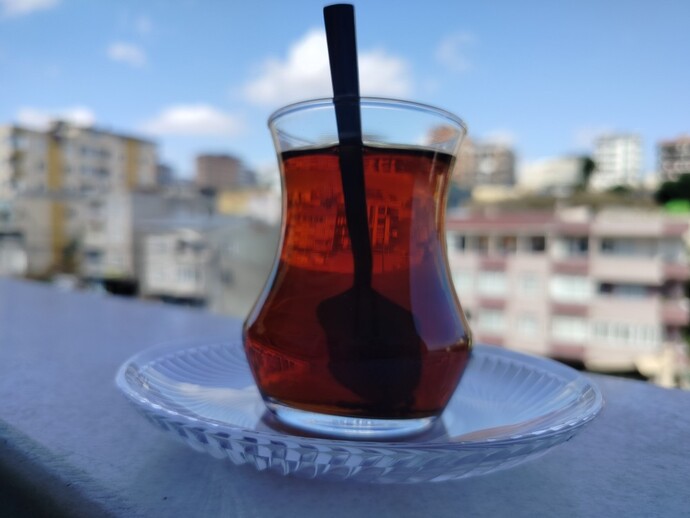 Siz benim yanımda olsaydınız balkonda çay içiyor olurdunuz, ben sizin yanınızda olsaydım ne yapıyor olurdum?