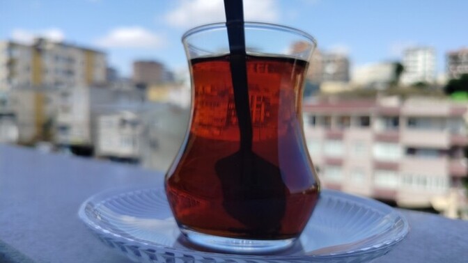 Siz benim yanımda olsaydınız balkonda çay içiyor olurdunuz, ben sizin yanınızda olsaydım ne yapıyor olurdum?