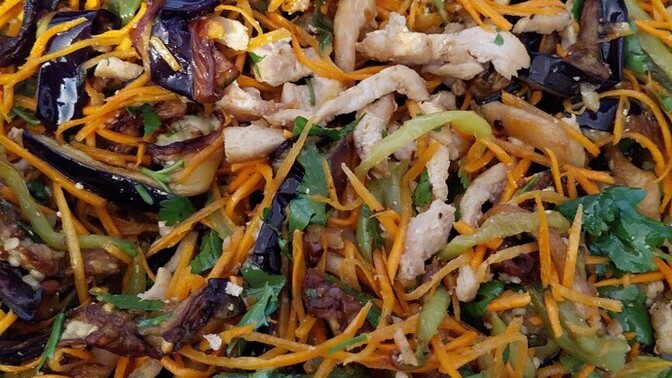 Bugün hamaratlığım tuttu salata yaptım, sizce salatam nasıl olmuş?