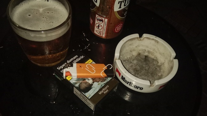 Evde en çok hangi içeceği içmeyi seviyorsunuz, çay mı kahve mi, alkol mü?