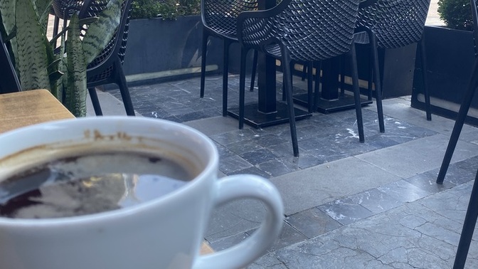 Kahveyi karton bardakta mı fincanda mı tercih edersin?