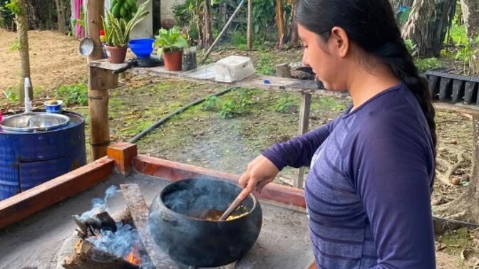 Yemek yapan kadınların erkeklerden yardım istediğinde, arkalarında hemen bitiyor mu?