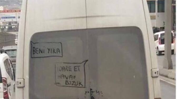 Masanın köşesine çarpan serçe parmak mı, yoksa sıcak çayla yanan dil mi olmak isterdin?