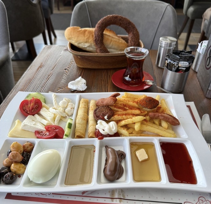 Sabah kahvaltısında bunları bitirebilir misin?