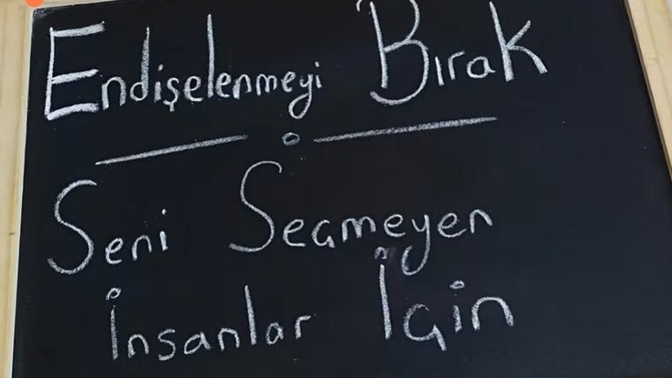 💔 Sizi istemediğini açıkça belli eden biri için hâlâ çabalar mısınız, yoksa artık önünüze mi bakarsınız?