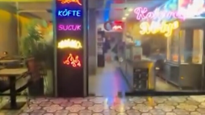 Gece acıkınca çiğ köfte mi daha iyi gider yoksa kokoreç mi?